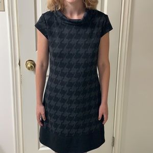 🌷3 for$25🌷Unbranded, US M, Black & Grey Houndstooth Cap Sleeve Cowl Neck Dress